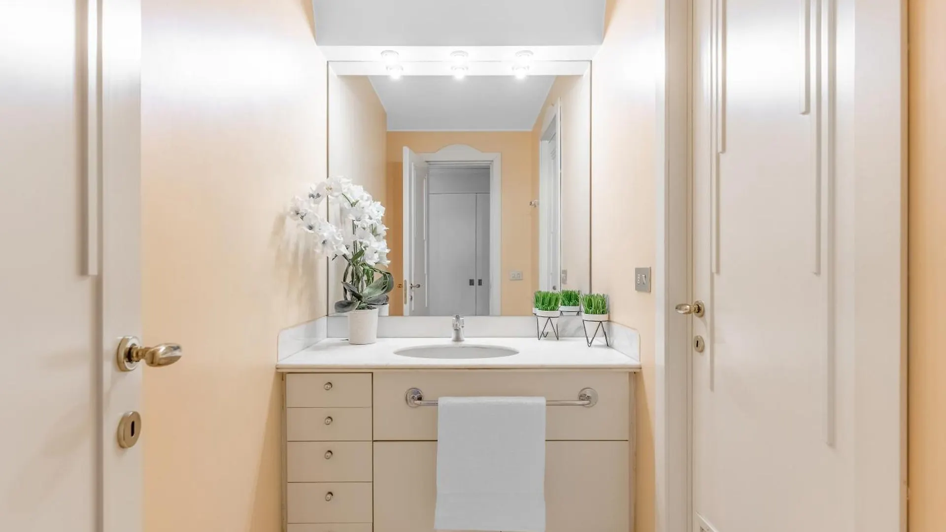 Central Luxurious Apartment Duomo A/C-Wi-Fi Free Milan